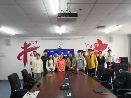 軟件工程系開展“企業(yè)專家進(jìn)課堂”系列活動(dòng)（一） 探究工業(yè)智能產(chǎn)品的軟件開發(fā)之路