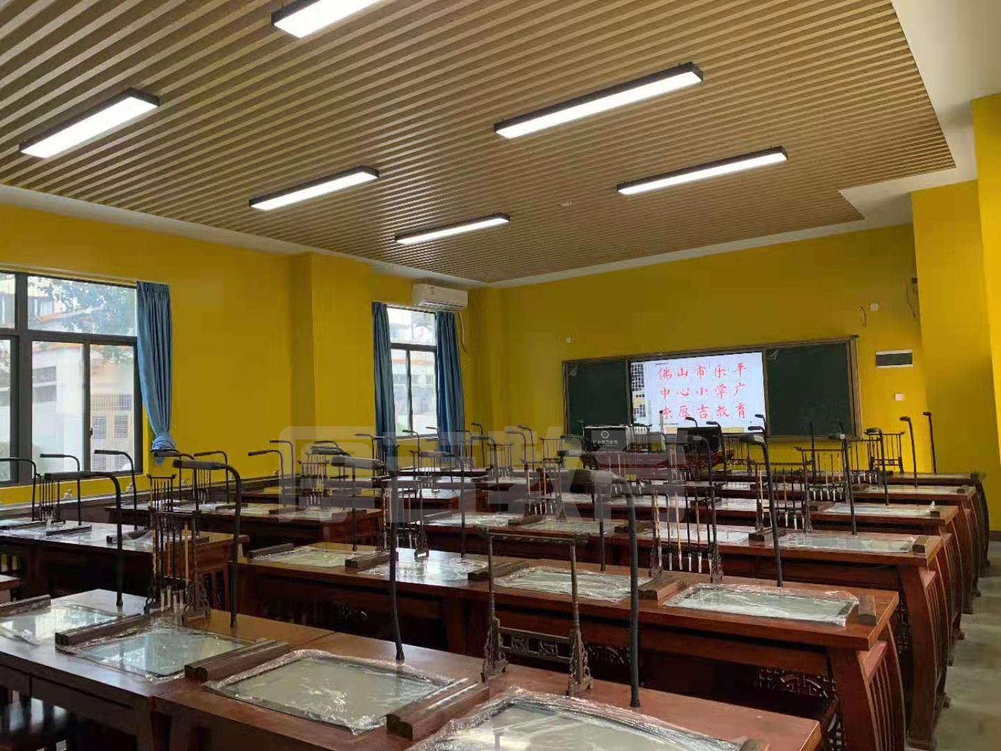 智慧<a href='http://m.get-sharoushi.com/chanpin/57-1.html' target='1' style='font-size:18px; font-weight:bold; color:#000000;'>書法室</a>