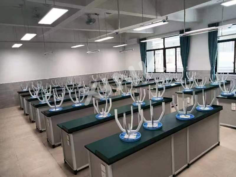 <a href='http://m.get-sharoushi.com/' target='1' style='font-size:14px; font-weight:bold; color:#0080ff;'>物理實驗室</a>