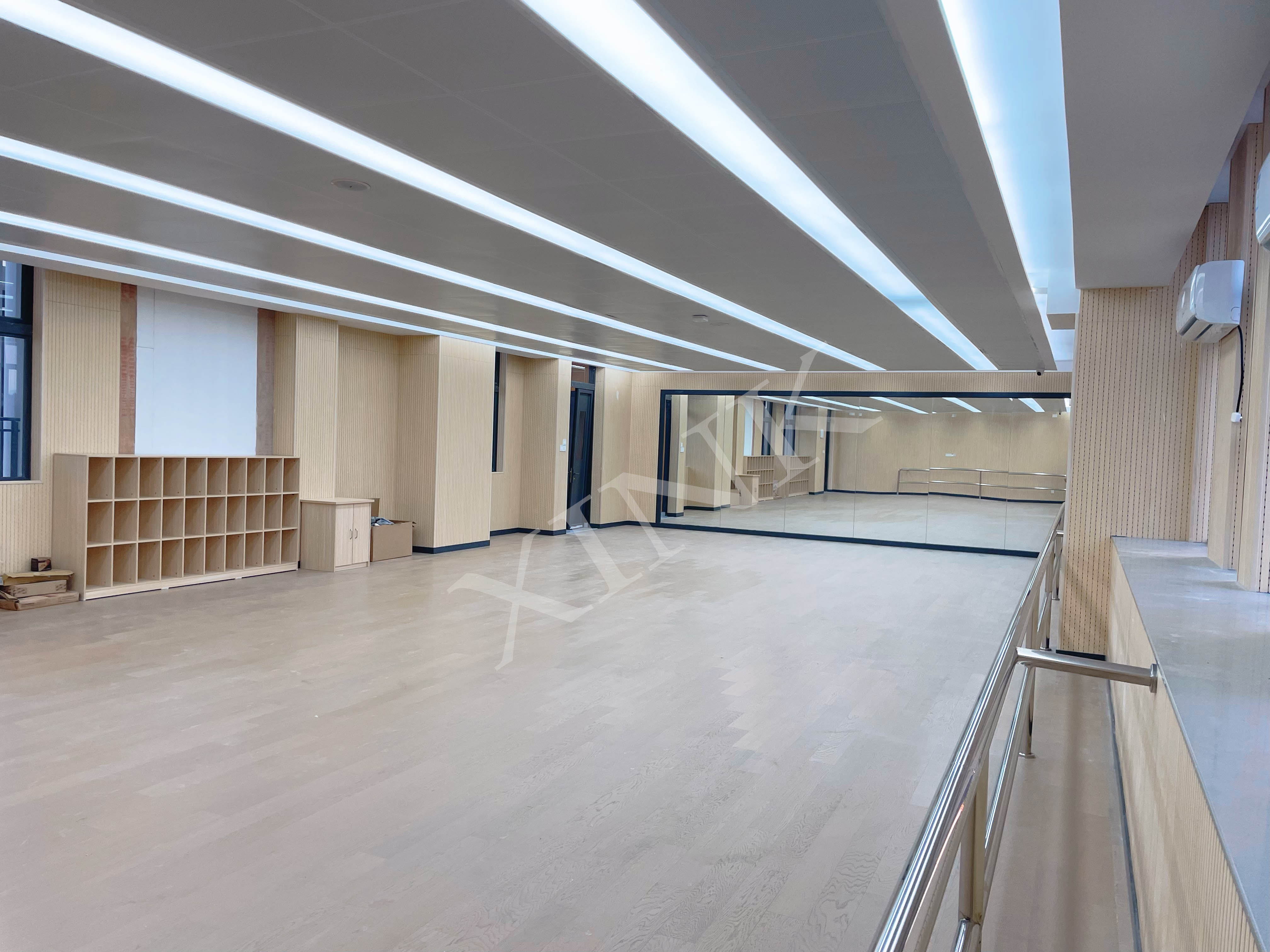 <a href='http://m.get-sharoushi.com/chanpin/59-1.html' target='1' style='font-size:18px; font-weight:bold; color:#000000;'>舞蹈室</a>