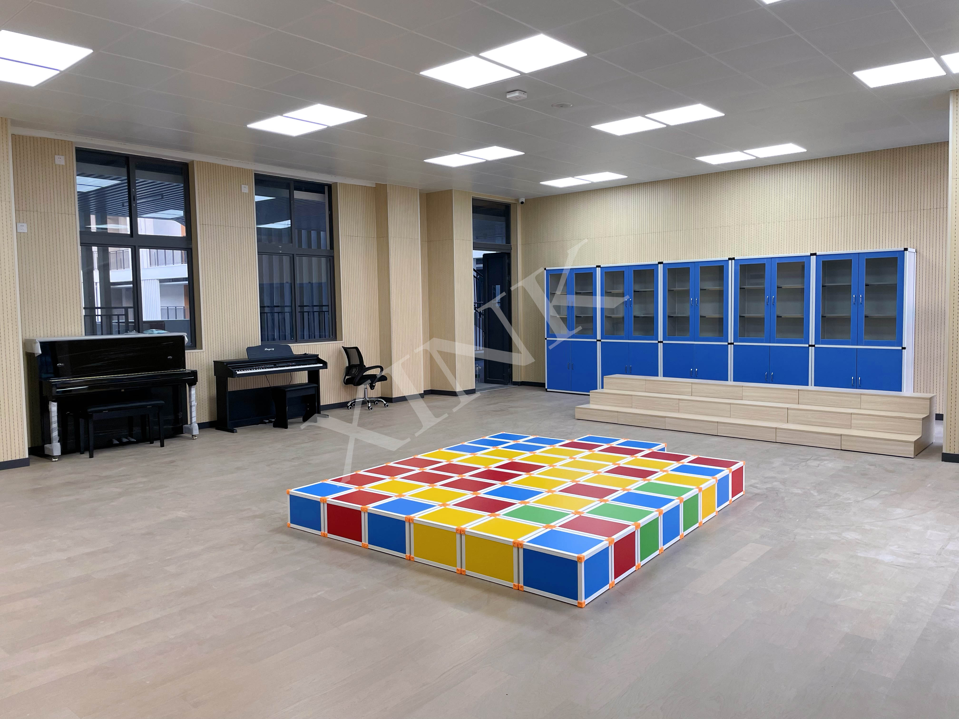 <a href='http://m.get-sharoushi.com/chanpin/59-1.html' target='1' style='font-size:18px; font-weight:bold; color:#000000;'>舞蹈室</a>