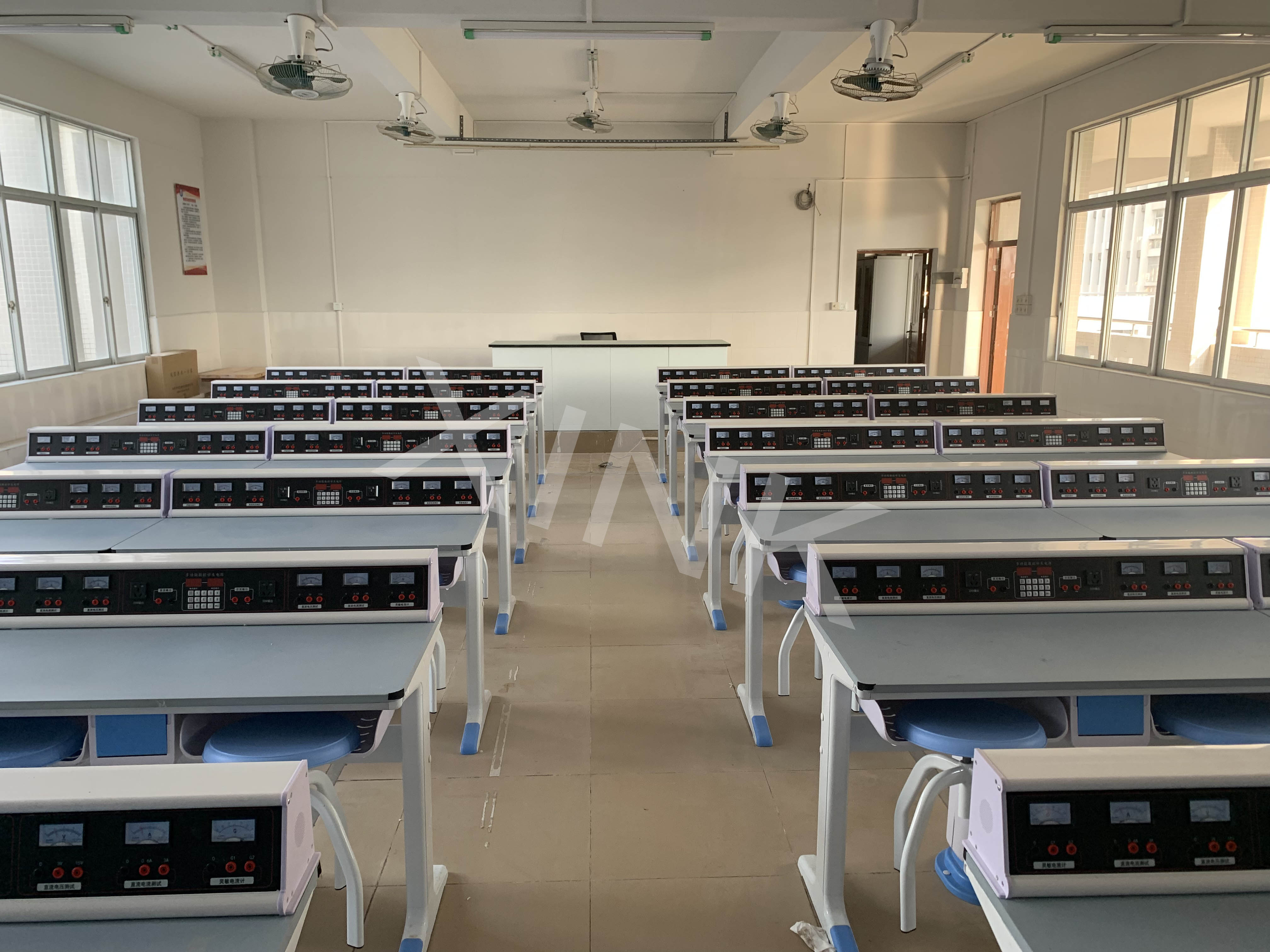 <a href='http://m.get-sharoushi.com/' target='1' style='font-size:14px; font-weight:bold; color:#0080ff;'>物理實驗室</a>