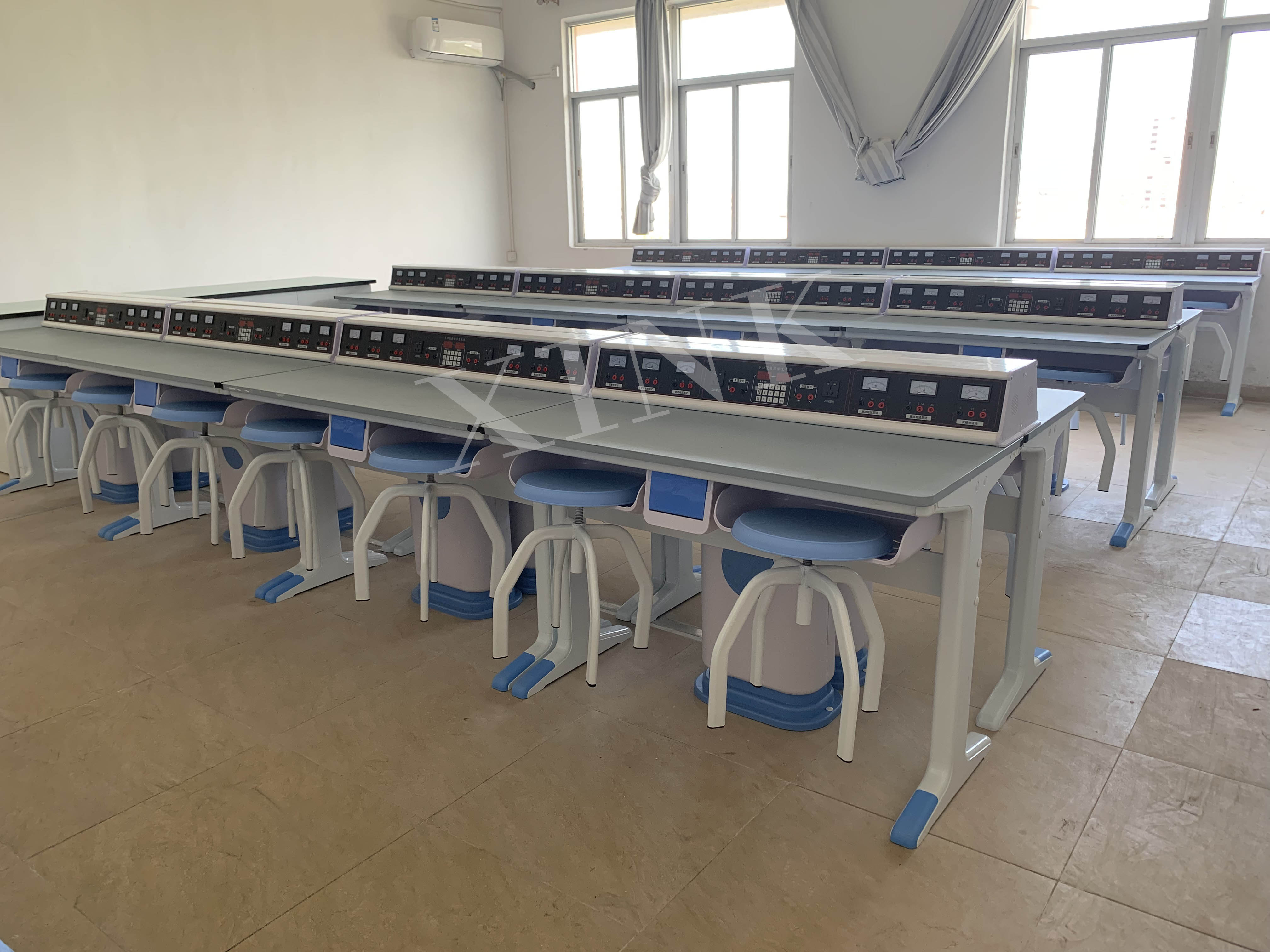 電學<a href='http://m.get-sharoushi.com/' target='1' style='font-size:14px; font-weight:bold; color:#0080ff;'>物理實驗室</a>