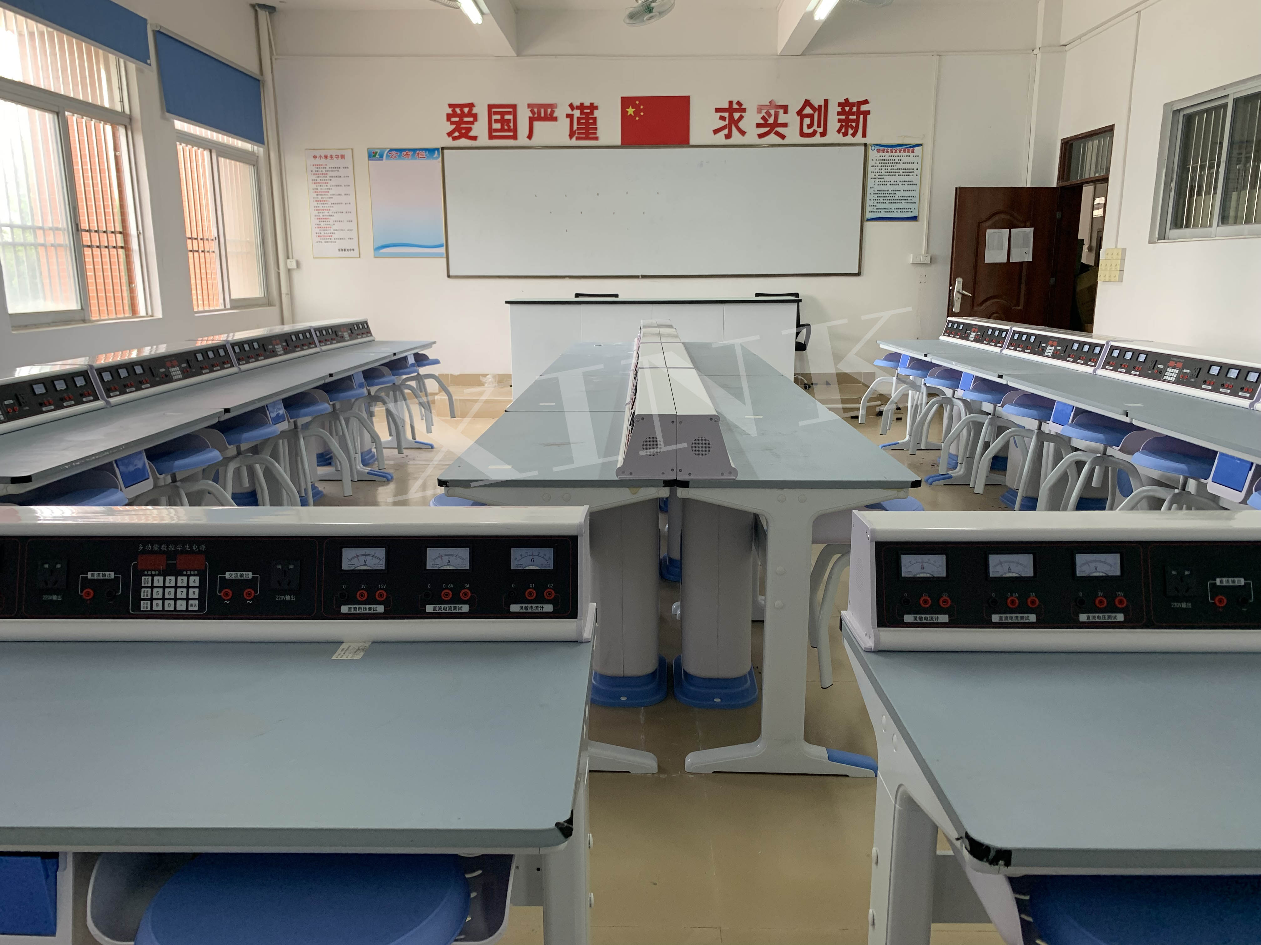 <a href='http://m.get-sharoushi.com/' target='1' style='font-size:14px; font-weight:bold; color:#0080ff;'>物理實驗室</a>