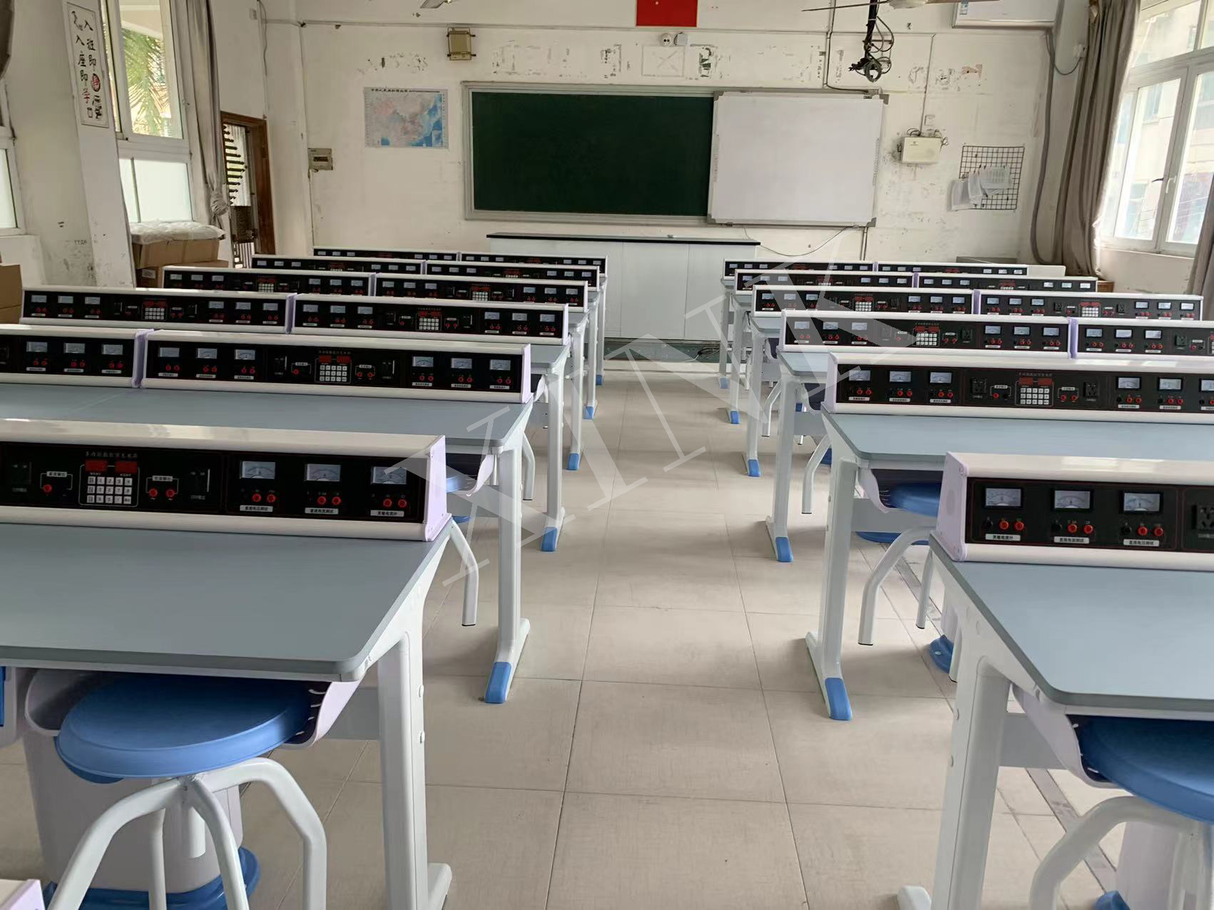 <a href='http://m.get-sharoushi.com/' target='1' style='font-size:14px; font-weight:bold; color:#0080ff;'>物理實驗室</a>