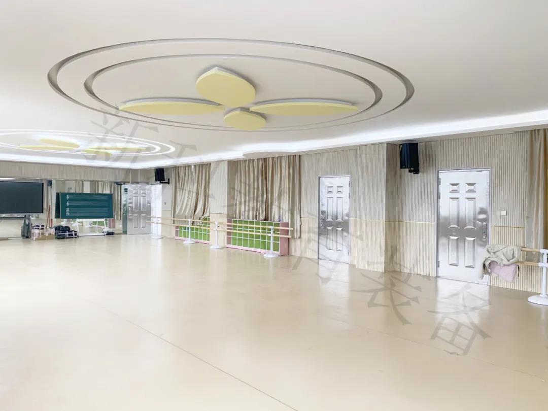 <a href='http://m.get-sharoushi.com/chanpin/59-1.html' target='1' style='font-size:18px; font-weight:bold; color:#000000;'>舞蹈室</a>