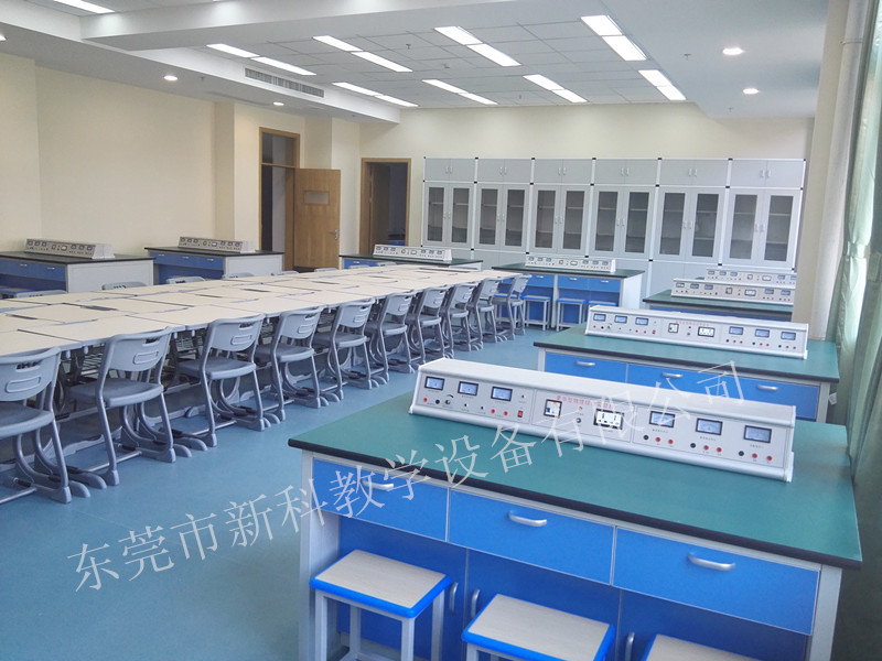 <a href='http://m.get-sharoushi.com/' target='1' style='font-size:14px; font-weight:bold; color:#0080ff;'>物理實驗室</a>教室