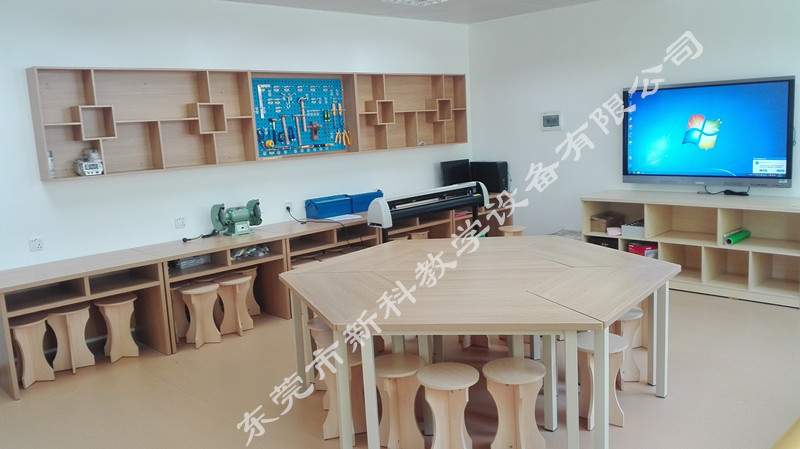 <a href='http://m.get-sharoushi.com' target='1' style='font-size:14px; font-weight:bold; color:#0080ff;'>創客實驗室</a>