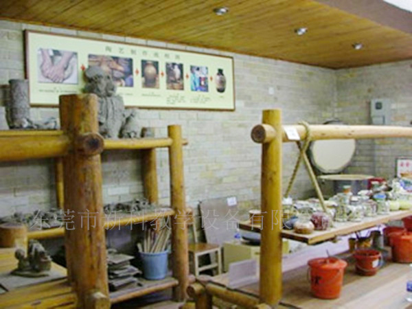 <a href='http://m.get-sharoushi.com/chanpin/55-1.html' target='1' style='font-size:18px; font-weight:bold; color:#000000;'>陶藝功能室</a>