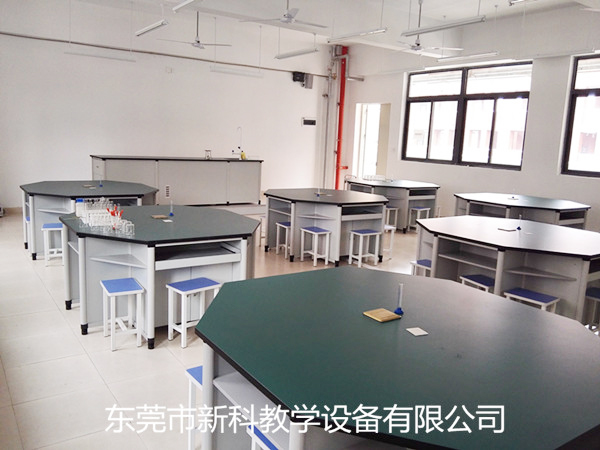 <a href='http://m.get-sharoushi.com/' target='1' style='font-size:14px; font-weight:bold; color:#0080ff;'>物理實驗室</a>設備