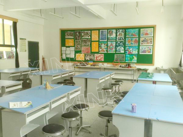 <a href='http://m.get-sharoushi.com/chanpin/56-1.html' target='1' style='font-size:18px; font-weight:bold; color:#000000;'>美術功能室</a>