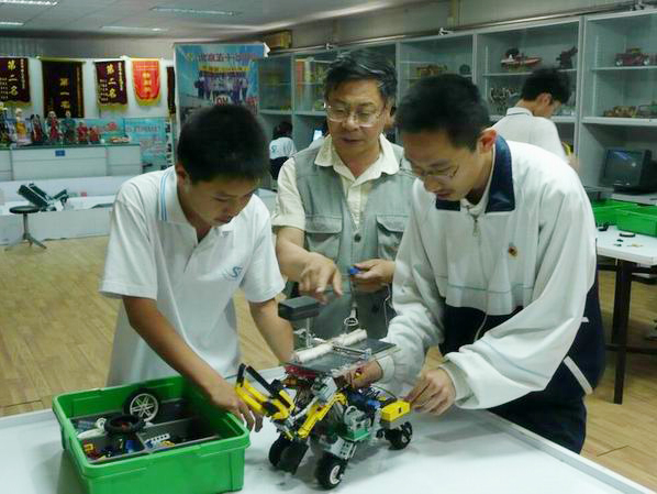 <a href='http://m.get-sharoushi.com/chanpin/60-1.html' target='1' style='font-size:18px; font-weight:bold; color:#000000;'>機器人功能室</a>