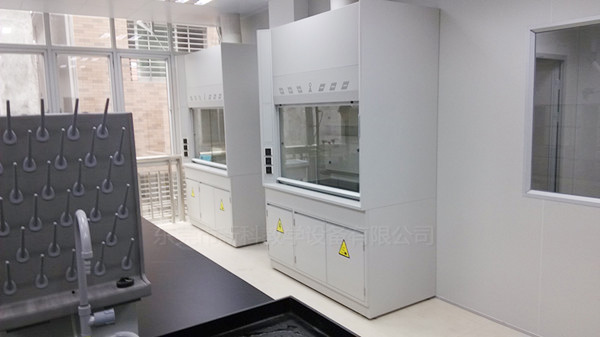 <a href='http://m.get-sharoushi.com/products/62-1.html' target='1' style='font-size:18px; font-weight:bold; color:#000000;'>實驗室通風柜</a>案例
