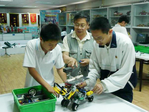 <a href='http://m.get-sharoushi.com/chanpin/60-1.html' target='1' style='font-size:18px; font-weight:bold; color:#000000;'>機器人功能室</a>5